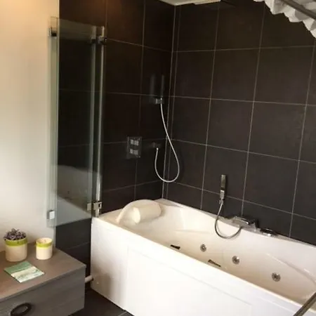 Maison De Jeux- Jacuzzi Сasa de vacaciones